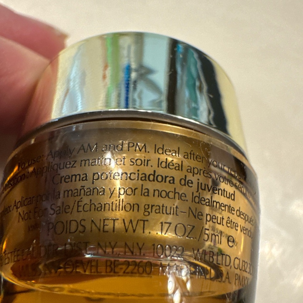 Estee Lauder Revitalizing Supreme in Gold Jar - Picture 3 of 3